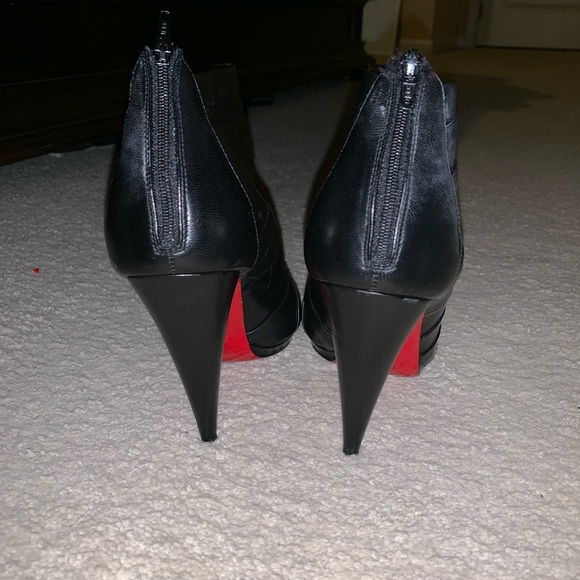 Christian Louboutin - Picture 4 of 8